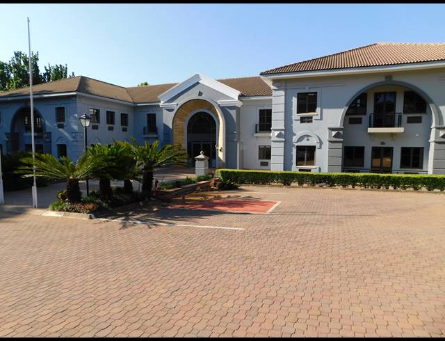 1,578M² OFFICE TO LET IN HYDE PARK